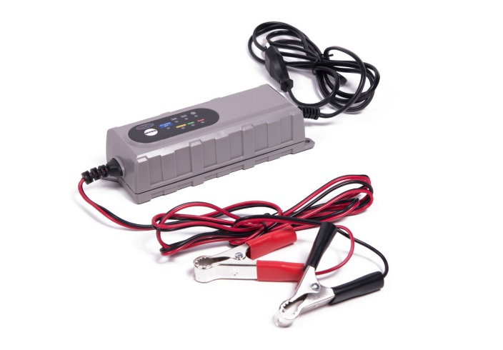 Chargeur de batterie à courant continu 6-12V 3,8A